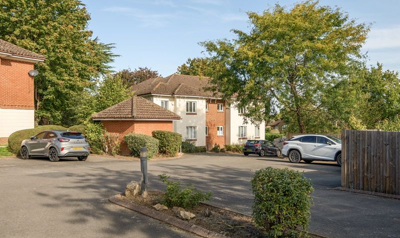 Guildford Road, Fetcham, KT22
