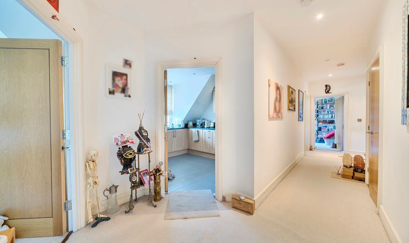 South Street, Epsom, KT18