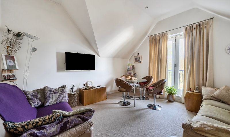 South Street, Epsom, KT18