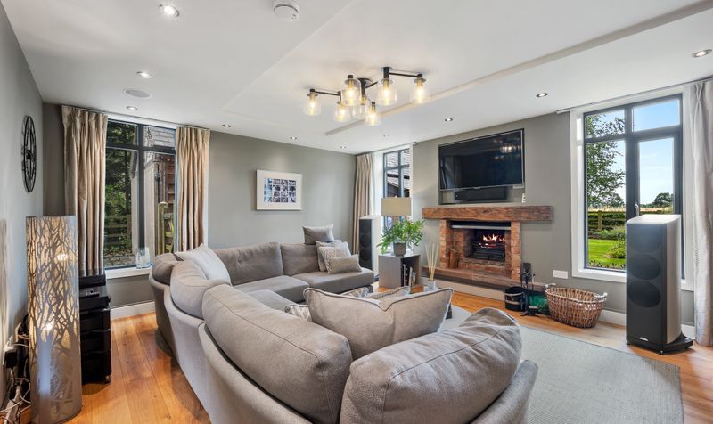 Tarvin Road, Littleton, CH3