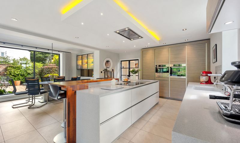 Tarvin Road, Littleton, CH3