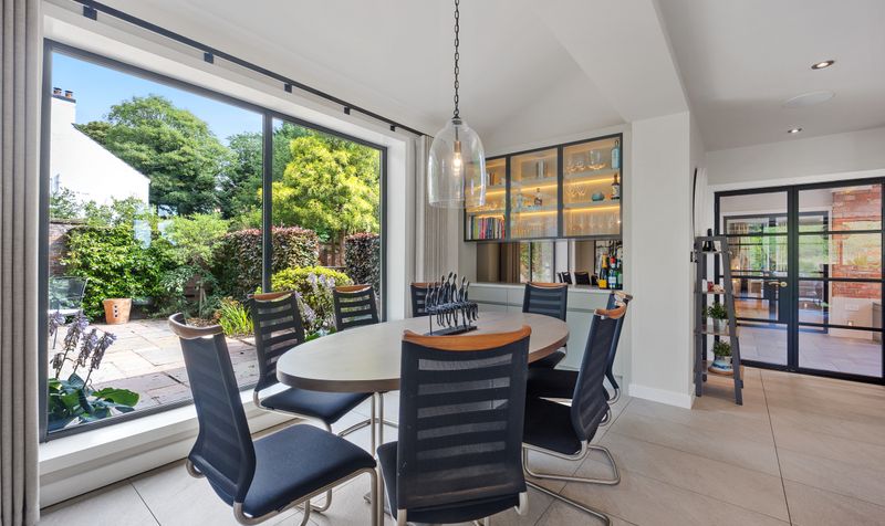 Tarvin Road, Littleton, CH3