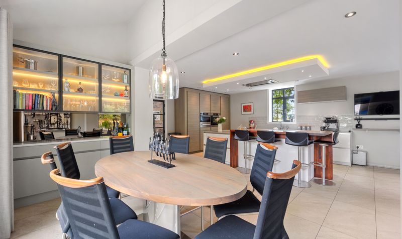Tarvin Road, Littleton, CH3