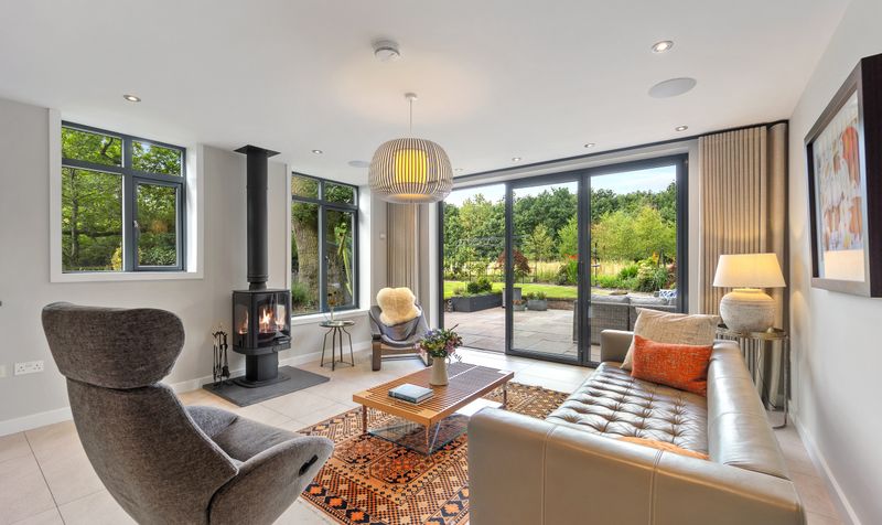 Tarvin Road, Littleton, CH3
