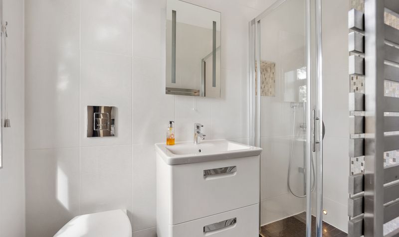 Tarvin Road, Littleton, CH3