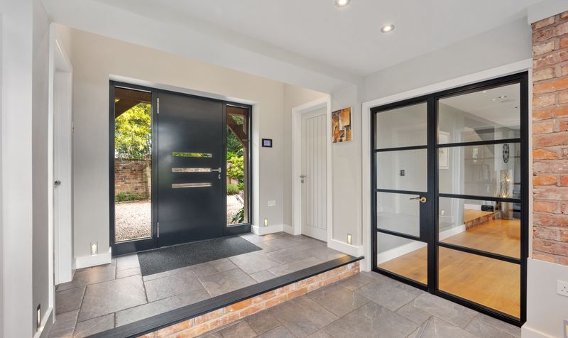 Tarvin Road, Littleton, CH3