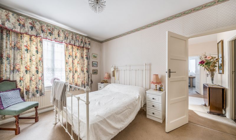 Great Tattenhams, Epsom, KT18