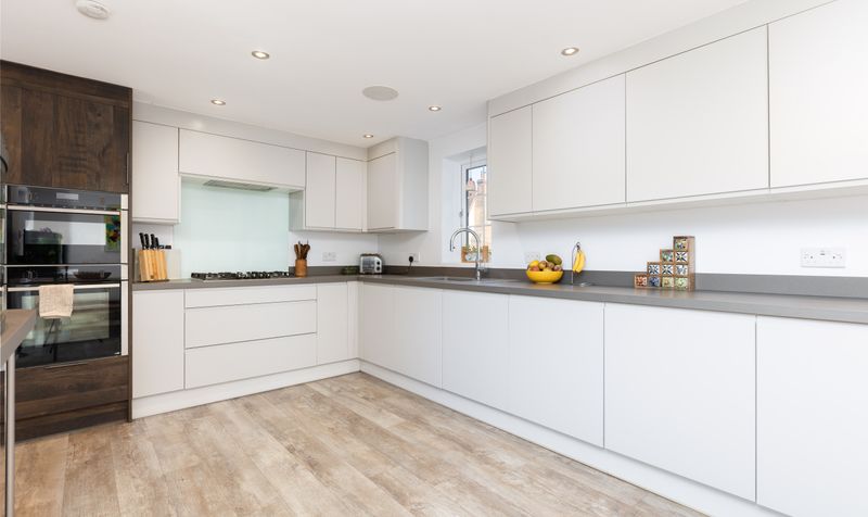 5 Bedroom House For Sale – Lower Road, Breachwood Green, SG4 3