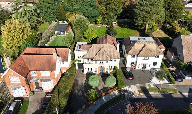 Hylands Close, Epsom, KT18