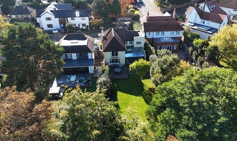 Hylands Close, Epsom, KT18