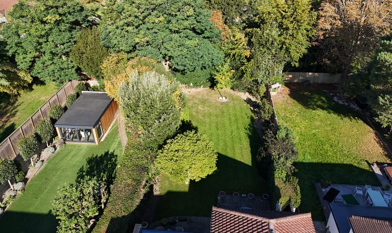 Hylands Close, Epsom, KT18