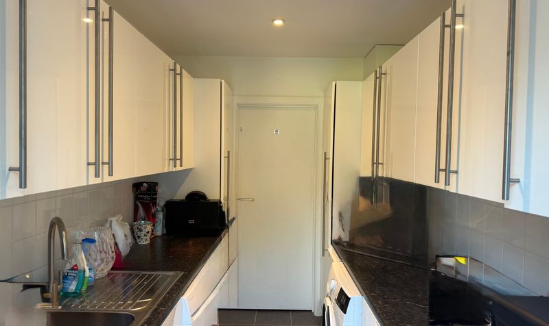 Hylands Close, Epsom, KT18