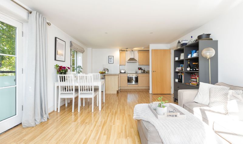 2 Bedroom Apartment For Sale – Nightingale Road, Starlings Bridge, SG5 2