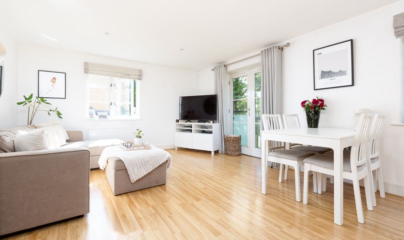 2 Bedroom Apartment For Sale – Nightingale Road, Starlings Bridge, SG5 3