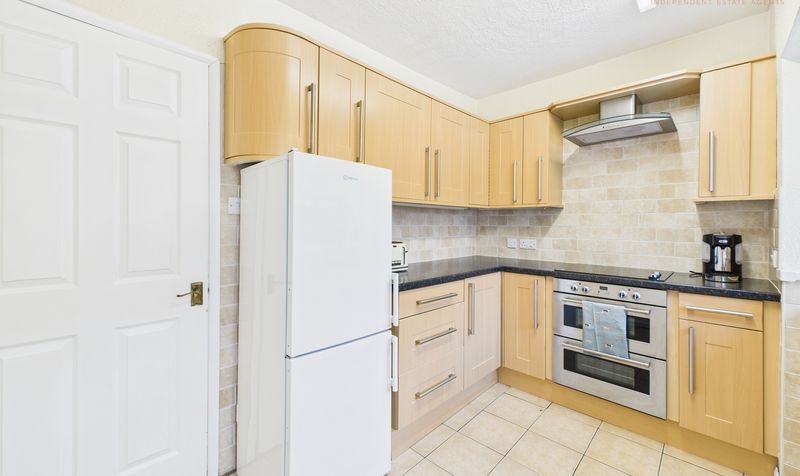Grove Gardens, Littleton, CH3