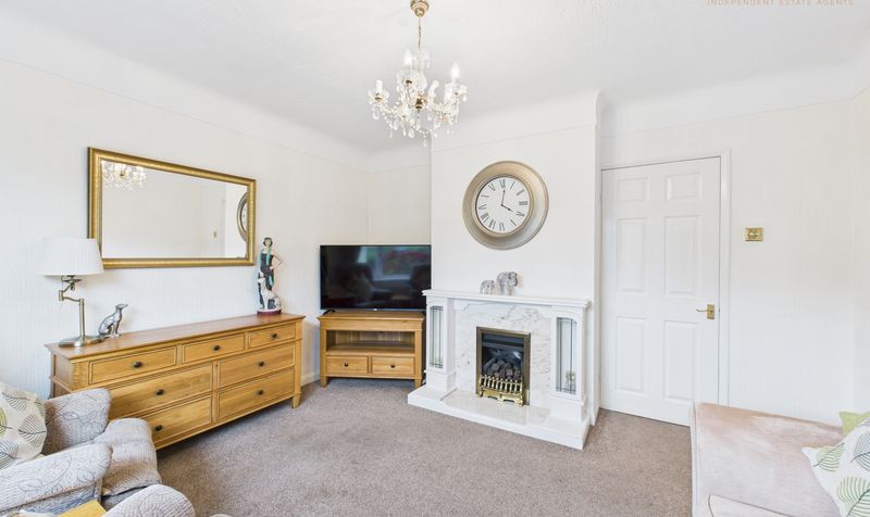 Grove Gardens, Littleton, CH3