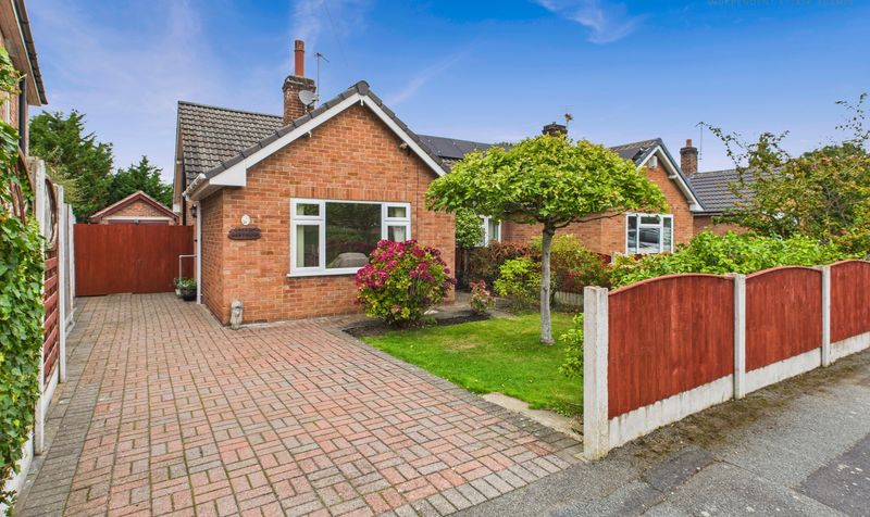 Grove Gardens, Littleton, CH3