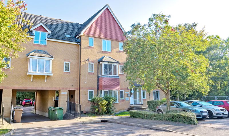 1 Bedroom Flat For Sale – Redoubt Close, Hitchin, SG4