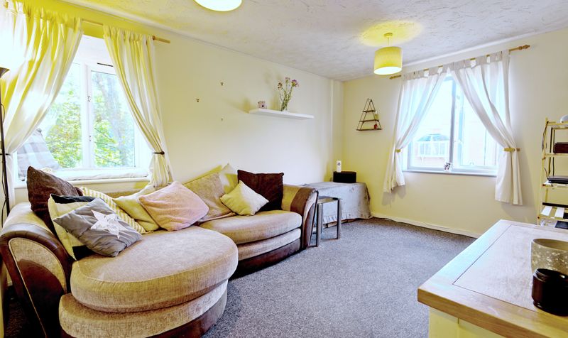 1 Bedroom Flat For Sale – Redoubt Close, Hitchin, SG4 3