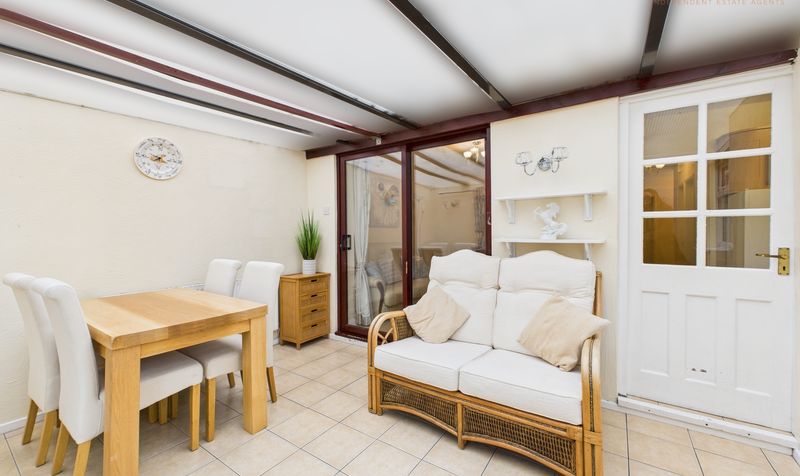 Grove Gardens, Littleton, CH3