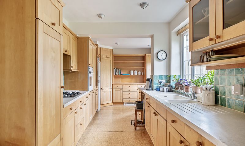 Hylands Close, Epsom, KT18