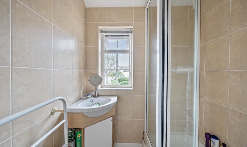 Hylands Close, Epsom, KT18