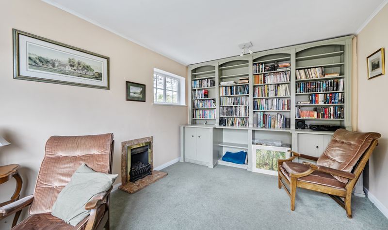 Hylands Close, Epsom, KT18