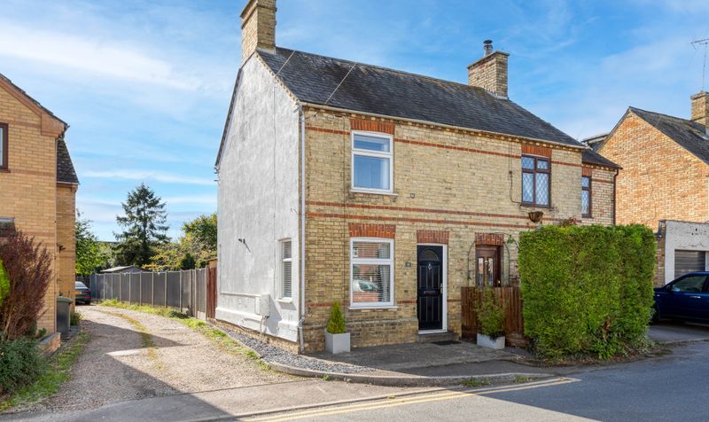 2 Bedroom House For Sale – Fakeswell Lane, Lower Stondon, SG16