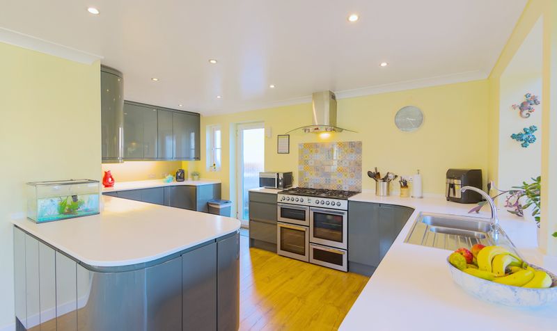 4 Bedroom House For Sale – Pollards Way, Lower Stondon, SG16 2