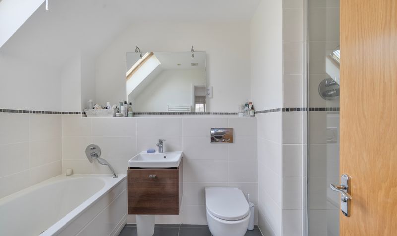 Kelmscott Place, Ashtead, KT21