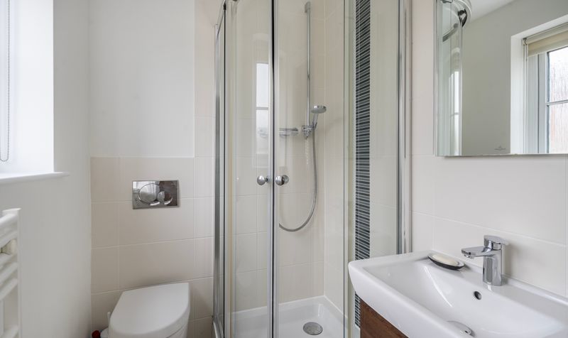 Kelmscott Place, Ashtead, KT21