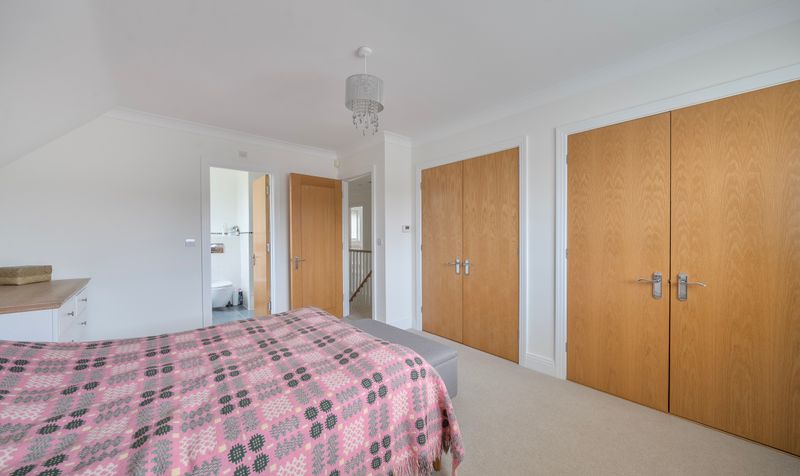 Kelmscott Place, Ashtead, KT21