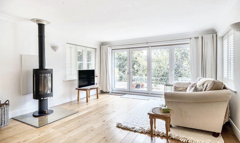 Kelmscott Place, Ashtead, KT21