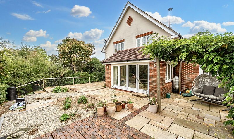Kelmscott Place, Ashtead, KT21