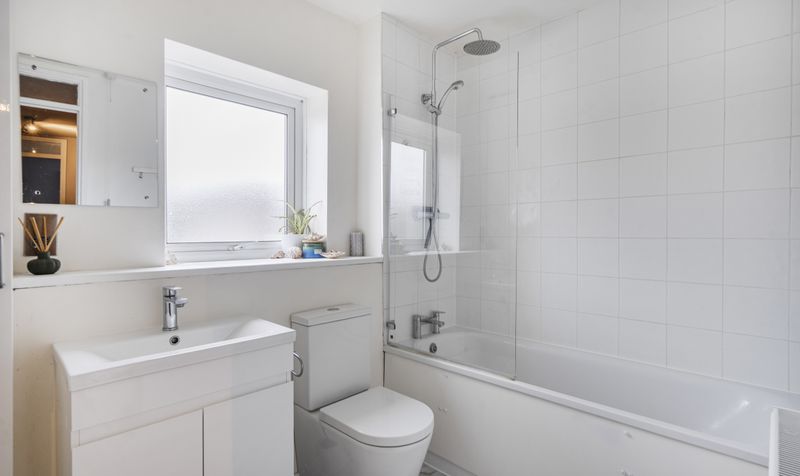 Fleetwood Close, Tadworth, KT20