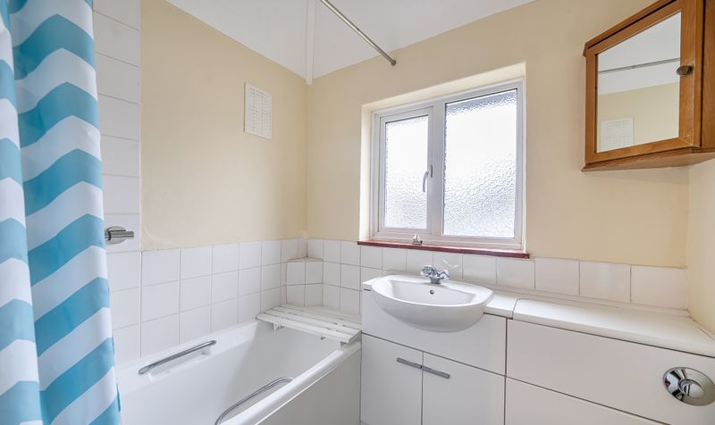 The Greenway, Epsom, KT18