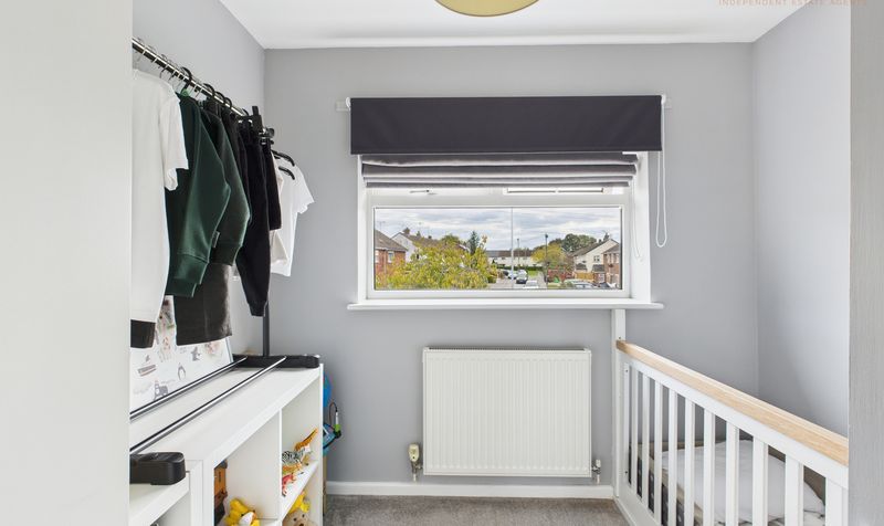 Queens Crescent, Upton, CH2
