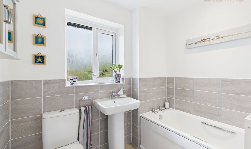 Harlequin Close, Farndon, CH3