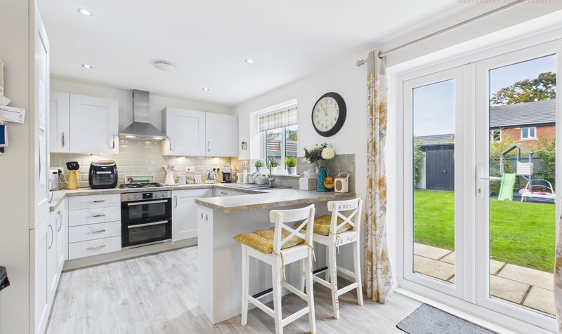 Harlequin Close, Farndon, CH3
