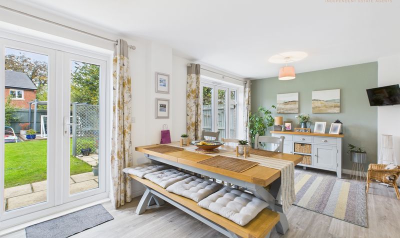 Harlequin Close, Farndon, CH3