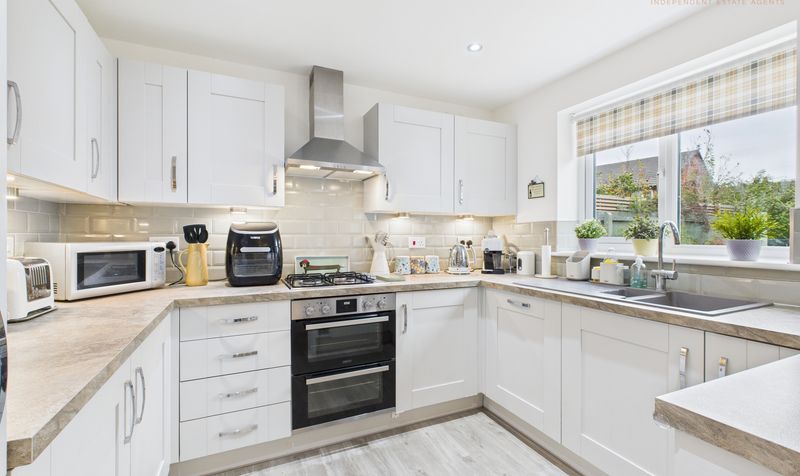 Harlequin Close, Farndon, CH3