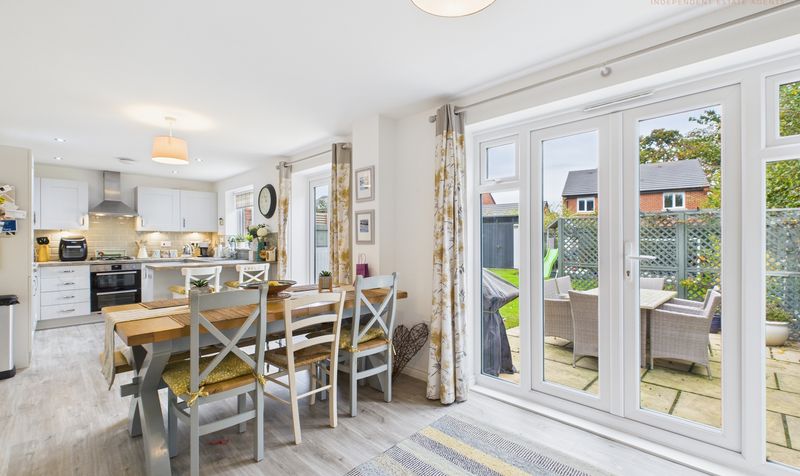 Harlequin Close, Farndon, CH3
