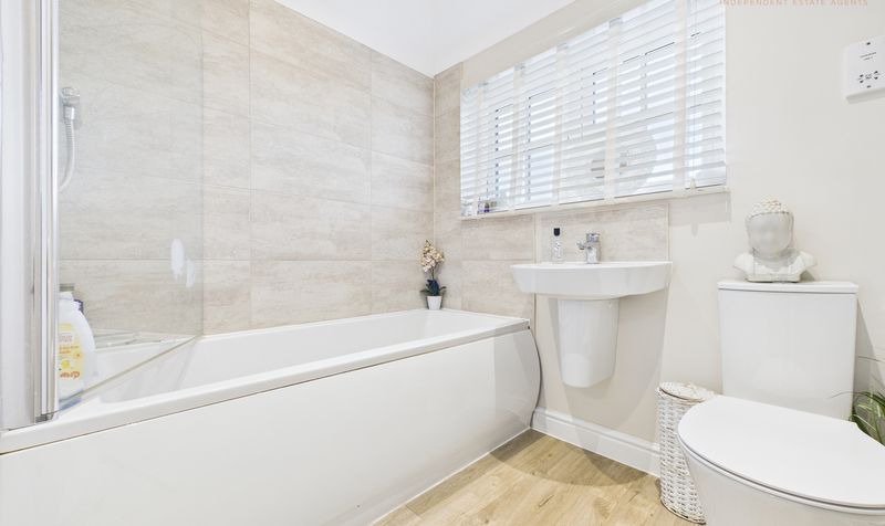 Cavalry Close, Saighton, CH3