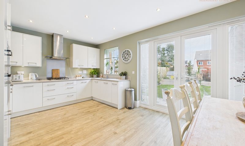 Cavalry Close, Saighton, CH3