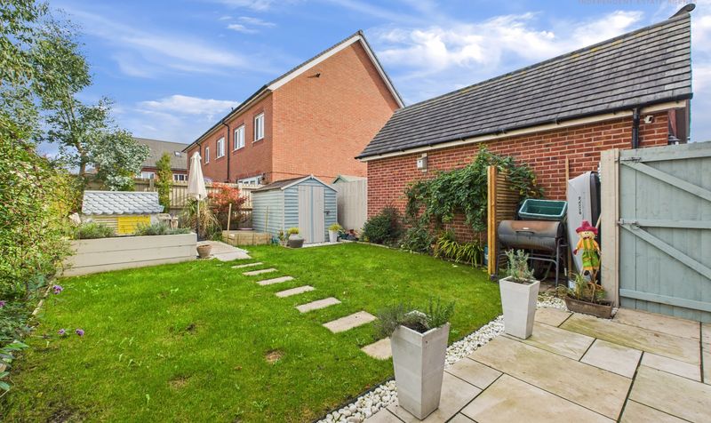 Cavalry Close, Saighton, CH3