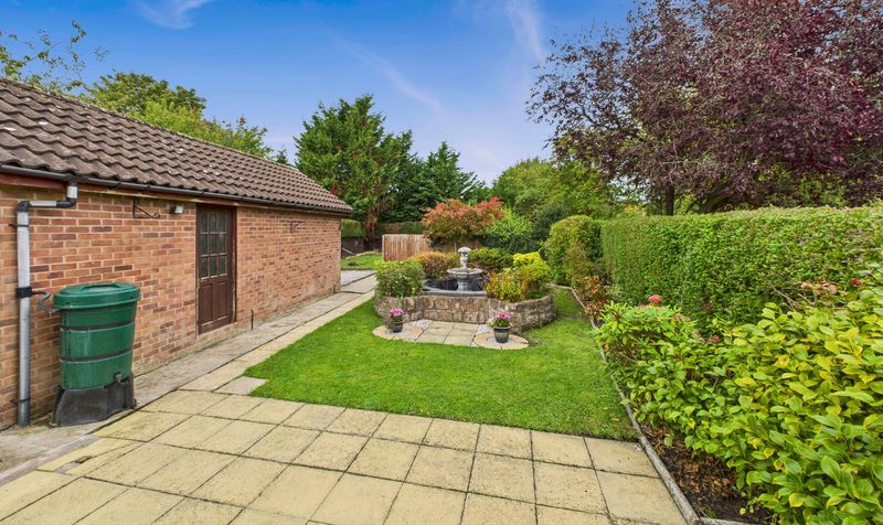 Grove Gardens, Littleton, CH3