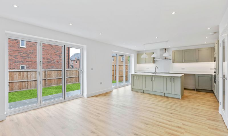 3 Bedroom Bungalow For Sale – Broad Street, SG17 2