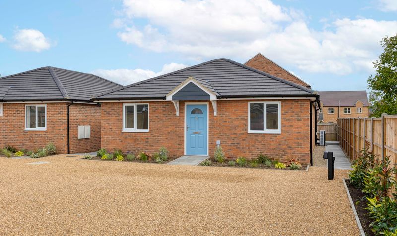 3 Bedroom Bungalow For Sale – Broad Street, SG17