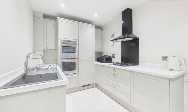 Arnhem Way, Saighton, CH3