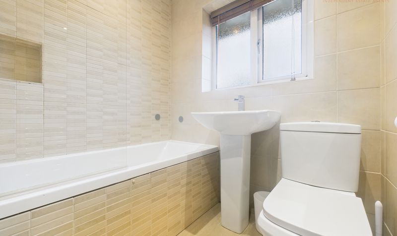 Hilltop Road, Guilden Sutton, CH3